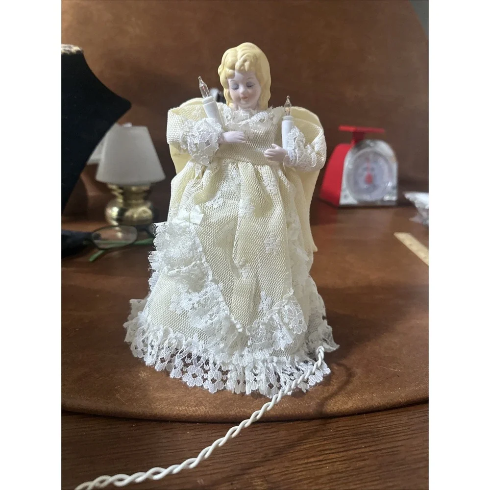 Angle Tree Topper Christmas VTG Twinkller Lights Ivory Lace Dress 8.5